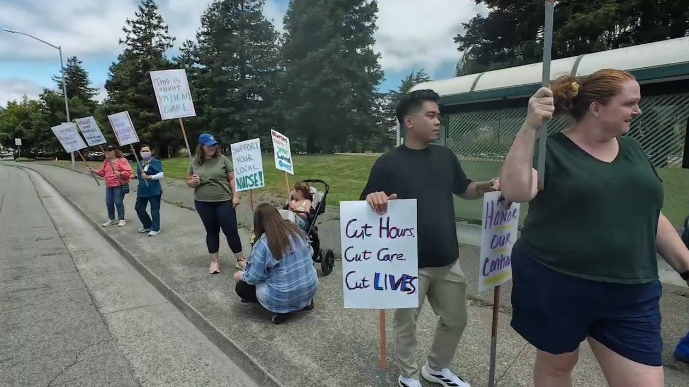 Petaluma Valley Hospital Nurses Protest Contract Violations