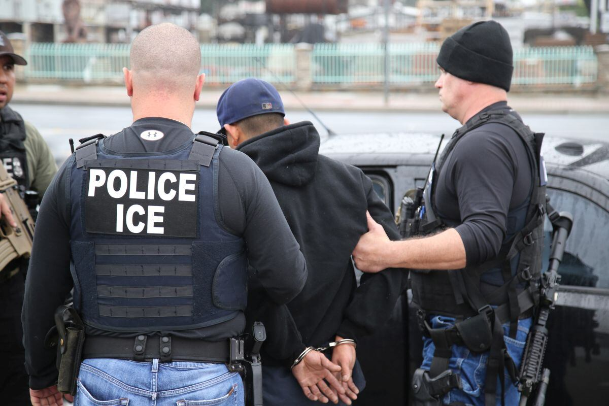 ICE Arrests Person Outside Closed Store in Santa Rosa, Local Group Reports